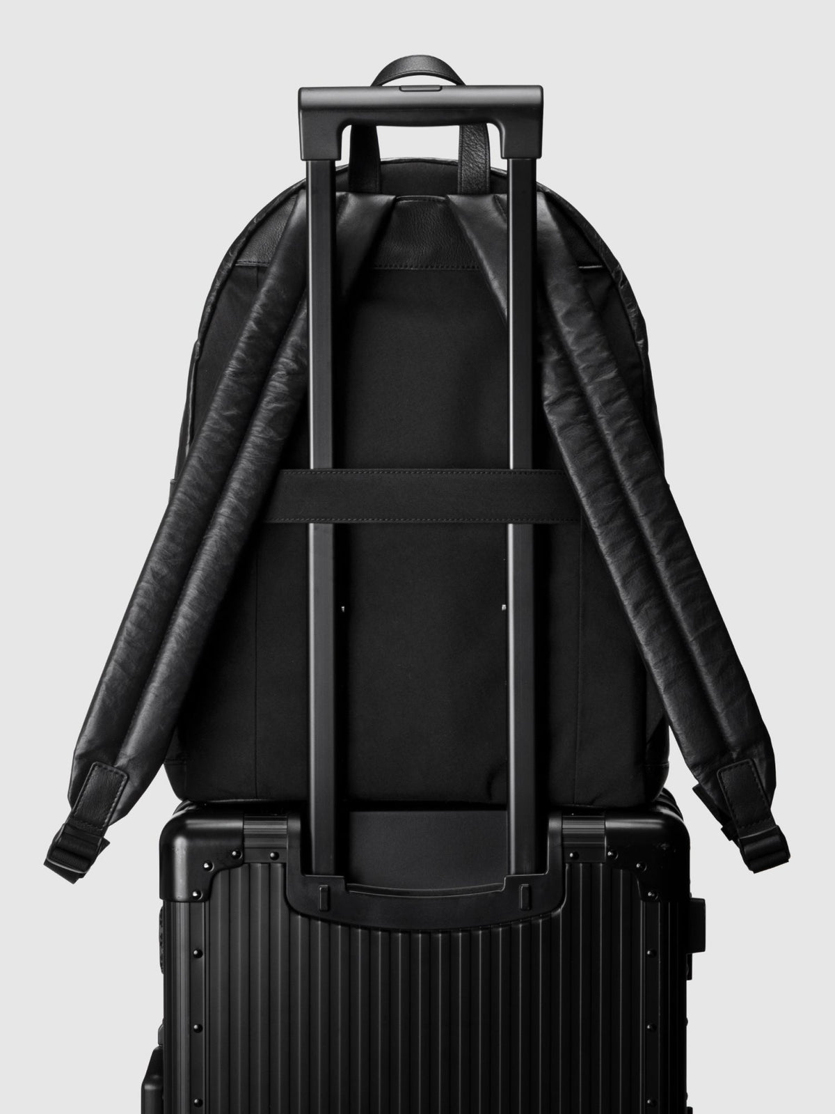 LEATHER BACKPACK M 017
