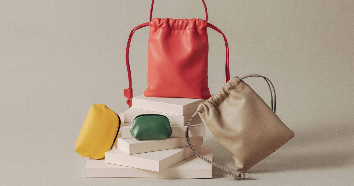 LAMB LEATHER -ひとさじの品と個性を添える、 滑らかな質感と鮮やかな色合い-